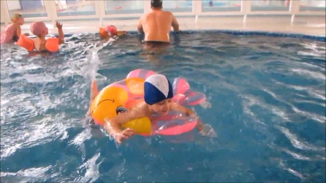 Учимся плавать вместе. Александрия. Бассейн. Alexandria. Pool. Learning to swim together. смотреть онлайн