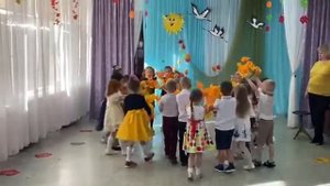 Вход на осенний утренник танец "Листопад"