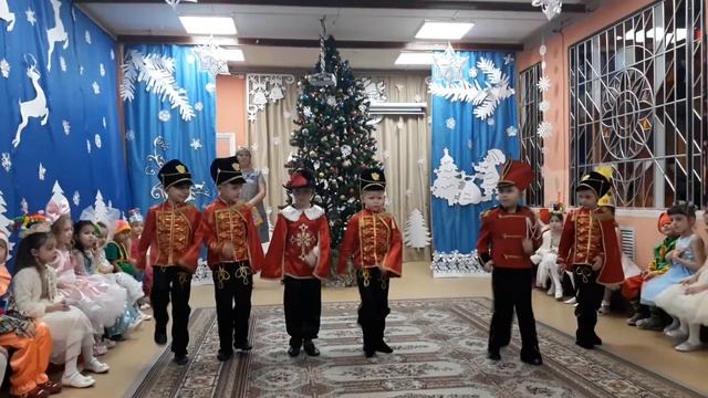Танец оловянных солдатов в детском саду муз. руководитель О. Губанова смотреть онлайн