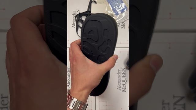 кроссовки Alexander McQueen Black смотреть онлайн