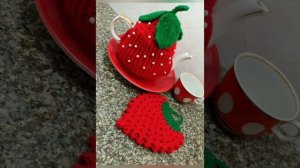 Комплект ,, Клубничное настроение" Грелка+оригинальная прихватка