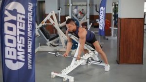 Bodymaster : Подъем штанги на бицепс на наклонной скамье