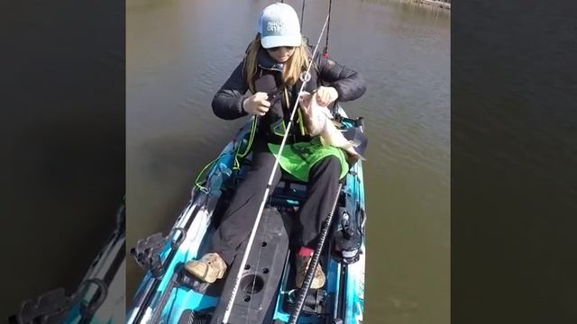 0046 ДЕВУШКИ НА РЫБАЛКЕ #LadyFish смотреть онлайн