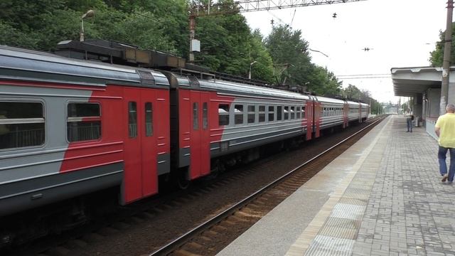 Электропоезд ЭД4М-0442 платформа Чертаново смотреть онлайн