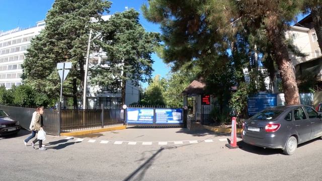 По ул Циолковского на пляж Морская звезда. Октябрь 2023г.?ЛАЗАРЕВСКОЕ СЕГОДНЯ?СОЧИ. смотреть онлайн