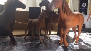 Обзор на фигурки лошадей шляйх