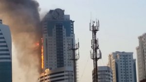 Грозный-сити. Горит самое высокое здание комплекса Грозный-сити.