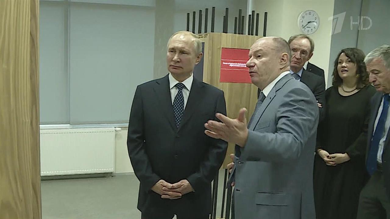 Владимир Путин побывал в Российском международном ...йском университете, которому исполняется 10 лет