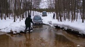 Почему люди не щадят свои машины? ЕДУТ ЧЕРЕЗ БРОД В ГОРУ!