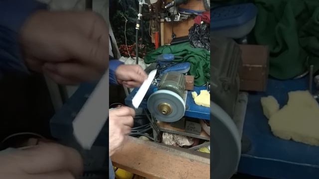 Заточка керамических ножей..простым наждаком ..2 часть .. смотреть онлайн