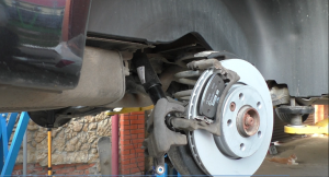Замена задних тормозных дисков и колодок на VW Transporter T6  Фольксваген Транспортер 2,0 TDI 2017