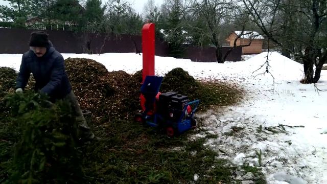 Видео работы от клиента Утилизатор У350 (бензиновый) 15 л.с (г. Всеволожск) СтанкоПромГрупп