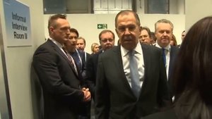 Лавров назвал западного журналиста дебилом