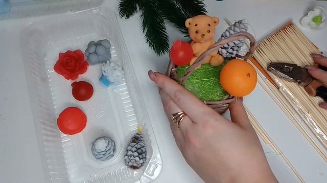 Бюджетный мини-букет из мыла к Новому году. Букет с мишкой от Emerald Molds. смотреть онлайн