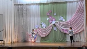 Русский танец "Вдоль по улице метелица метет"