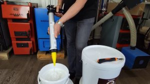 Самовсасывающий пистолет Stayer серия VS 001 ( всасывающий ) для нефасованного герметика из ведра