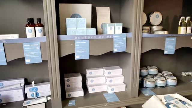 Декор интерьера во Франции. #Lavaur, #aufildesespaces, #bouticflor смотреть онлайн