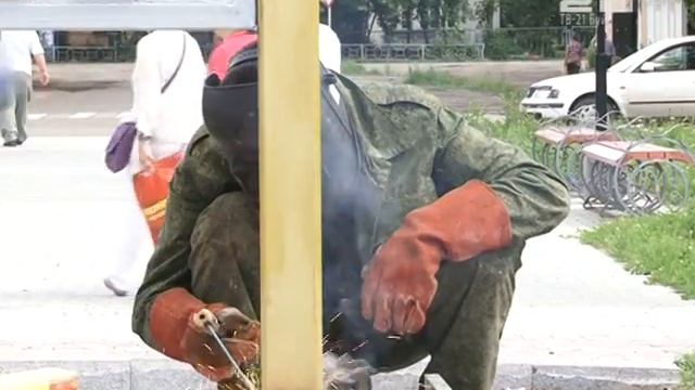 Установка памятного знака в центре Привокзальной площади смотреть онлайн