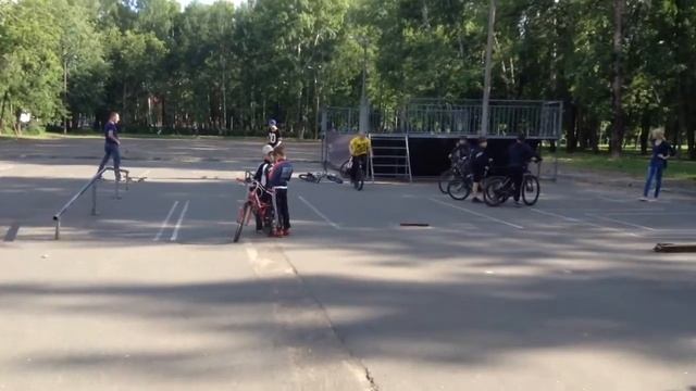 Самокат против bmx смотреть онлайн