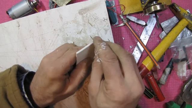 пошаговая инструкция для изобретения необычных самоделок из старого окна, принтера и батарейки