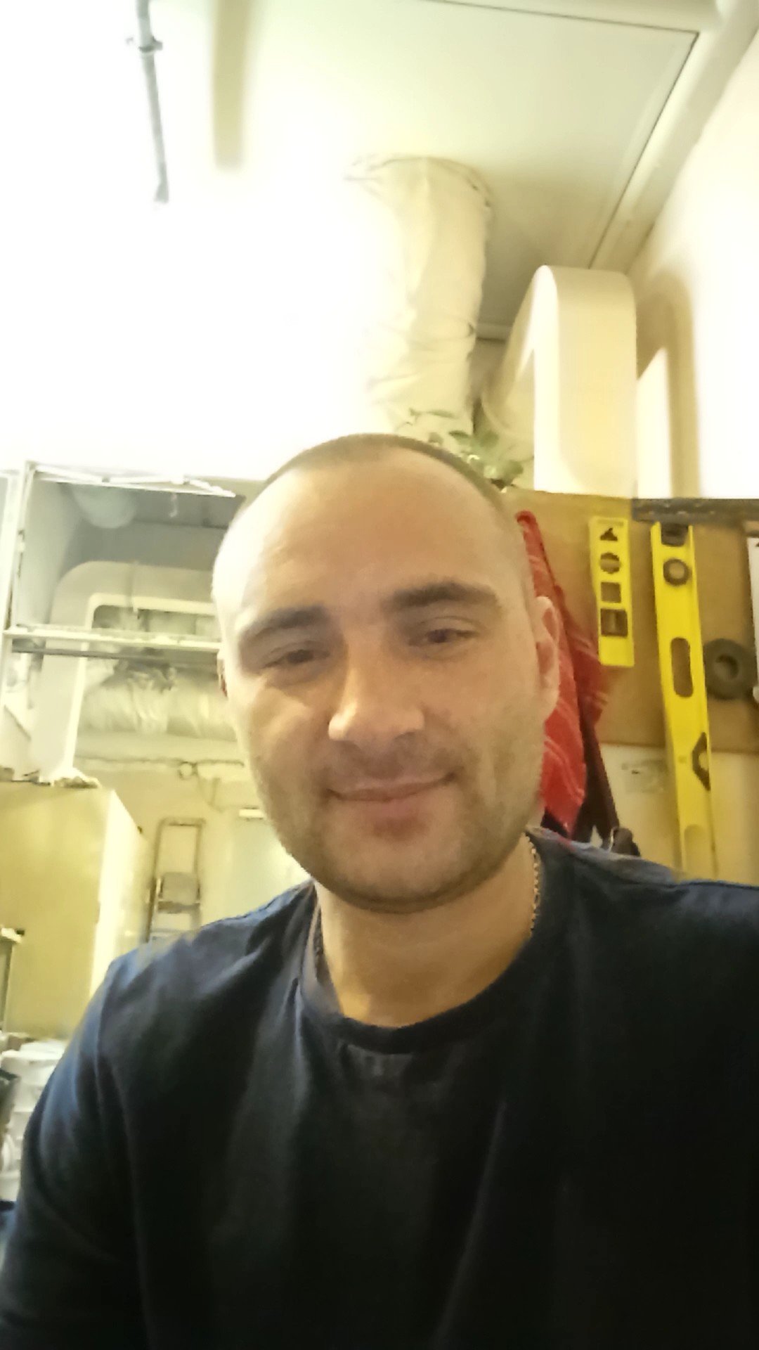 Как вычислить не местного?)