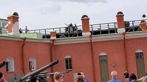 Санкт-Петербург.  Выстрел пушки в 12 часов.   Saint Petersburg