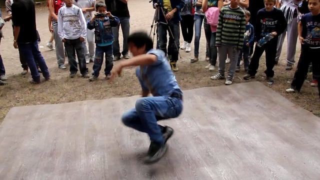 Детский dance battle 29 сентября 2012 года в роще Баума смотреть онлайн