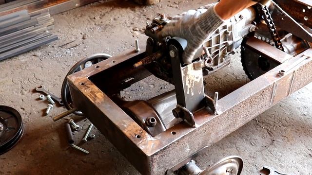 Собираю Гусеничный экскаватор. (3 Серия) смотреть онлайн