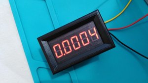 Цифровой вольтметр со светодиодным дисплеем 5  знаков