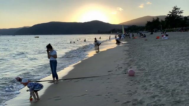 Пляж Ялонгбей (Yalong Bay) - лучший пляж в Санья для тихого семейного пляжного отдыха