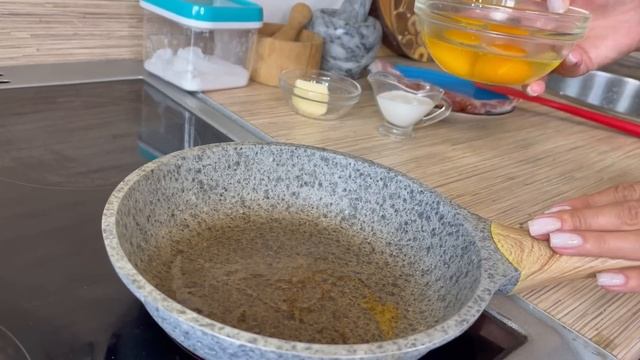 Только 2 яйца, кусочек сливочного масла и ЗАВТРАК готов! Могу есть хоть каждый день! Вкусно и Прост смотреть онлайн