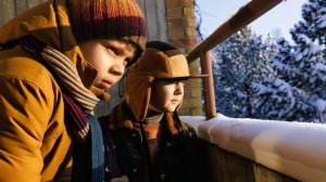 Очень странные каникулы — Русский трейлер (2024)