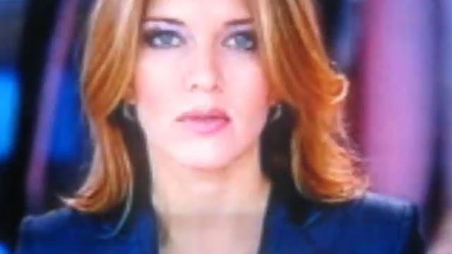 ***Интересная телеведущая***