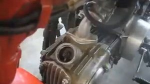 Регулировка клапанов на Honda Monkey.