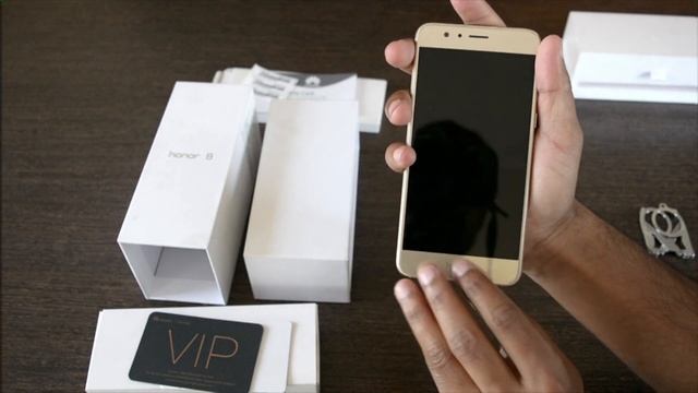 Honor 8 (Gold Version) : Unboxing & Initial Impressions смотреть онлайн