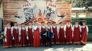 ВЬЕТСЯ, ВЬЕТСЯ ДАЛЬНЯЯ ДОРОЖЕНЬКА.