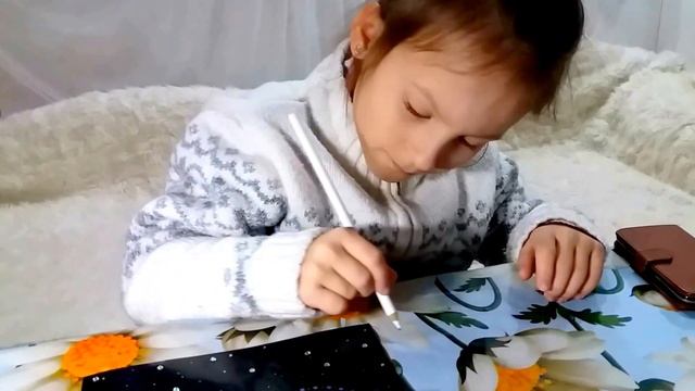 Алина делает Картину  стразами / Детский набор для творчества