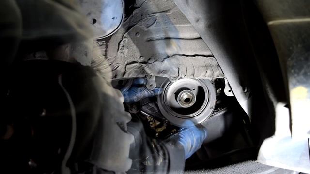 How to Remove and Replace the Timing Belt on a Toyota Camry - Part I смотреть онлайн