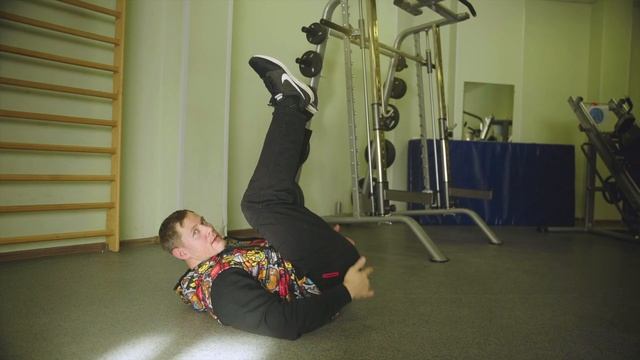 КАЧАЕМ НИЖНИЙ ПРЕСС. Как накачать низ живота. Самое жёсткое упражнение для низа пресса. смотреть онлайн