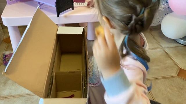 Замок Эльзы и Анны из холодного сердца - игрушка. Распаковка и обзор замка Эльзы и Анны.
