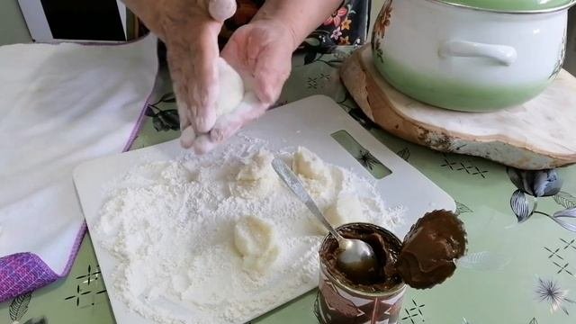 Как приготовить из манки пироги, манники с  сладкой начинкой. Любимое блюдо деток. Вкусно очень.