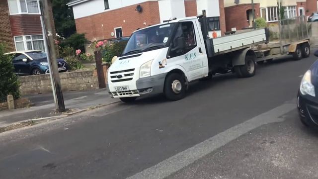 Ford Transit tipper truck leaving the Bournemouth area смотреть онлайн