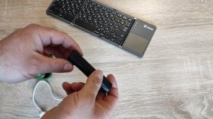 Обзор Складная Bluetooth-клавиатура с тачпадом