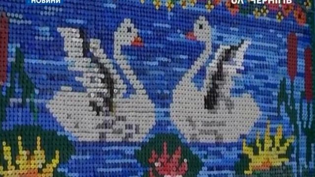 Жителька Холмів "вишила" пластиковими кришечками картини на власному будинку смотреть онлайн