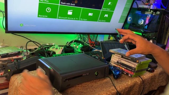 Cómo introducir un juego al Xbox 360 Fat de manera apropiada? смотреть онлайн