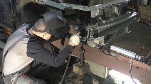 ПРИОРА обварка переднего лонжерона и передней панели(телевизора)