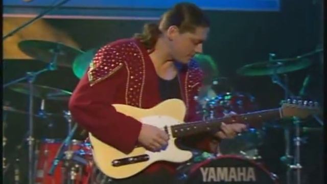 Robben Ford & The Blue Line - "Start It Up" смотреть онлайн