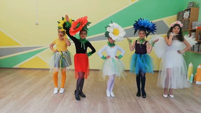 "Нежные цветы". Коллекция цветочных костюмов.