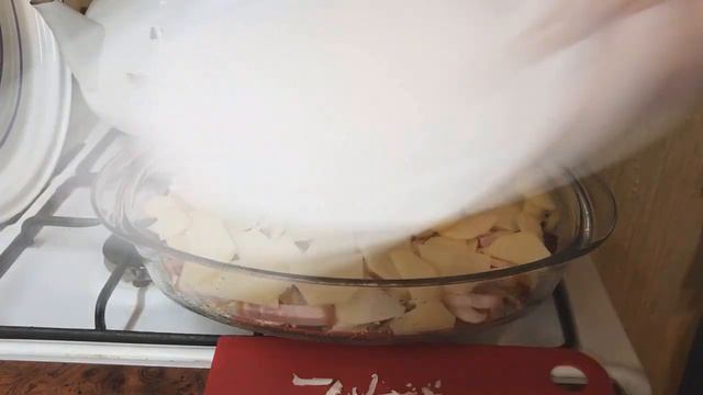 КАРТОФЕЛЬ С ГРИБАМИ И БЕКОНОМ ПОД СЫРОМ смотреть онлайн
