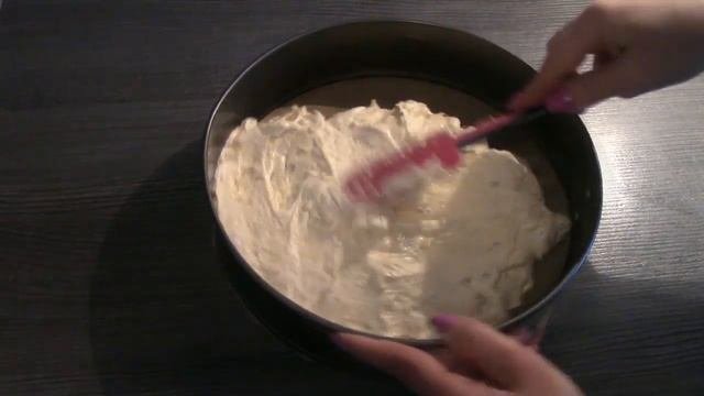 Пирог с черешней, марципаном и миндальными лепестками  Очень сочный и нежный пирог